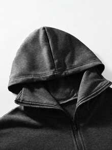 Manfinity EMRG 男士街头风长袖连帽衫。送给男友的最佳礼物之选。 - 深灰色 - 查看 3