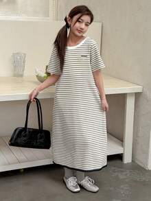 DAZY 少女字母条纹印花圆领短袖休闲宽松连衣裙 - 黑與白 - 查看 4