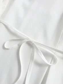 GlowEve CURVE 大码V领荷叶边腰身A字短袖白色衬衫，优雅百搭，适合工作、约会等场合，适合多种体型，女士设计上衣 - 白色 - 查看 6