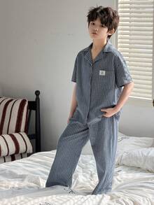 DAZY 男童条纹印花字母拼接口袋短袖衬衫和长裤睡衣套装 - 藏蓝色 - 查看 3
