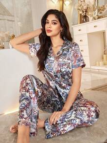 LuxeNights 复古花卉印花仿丝绸翻领短袖睡衣套装 - 彩色 - 查看 1