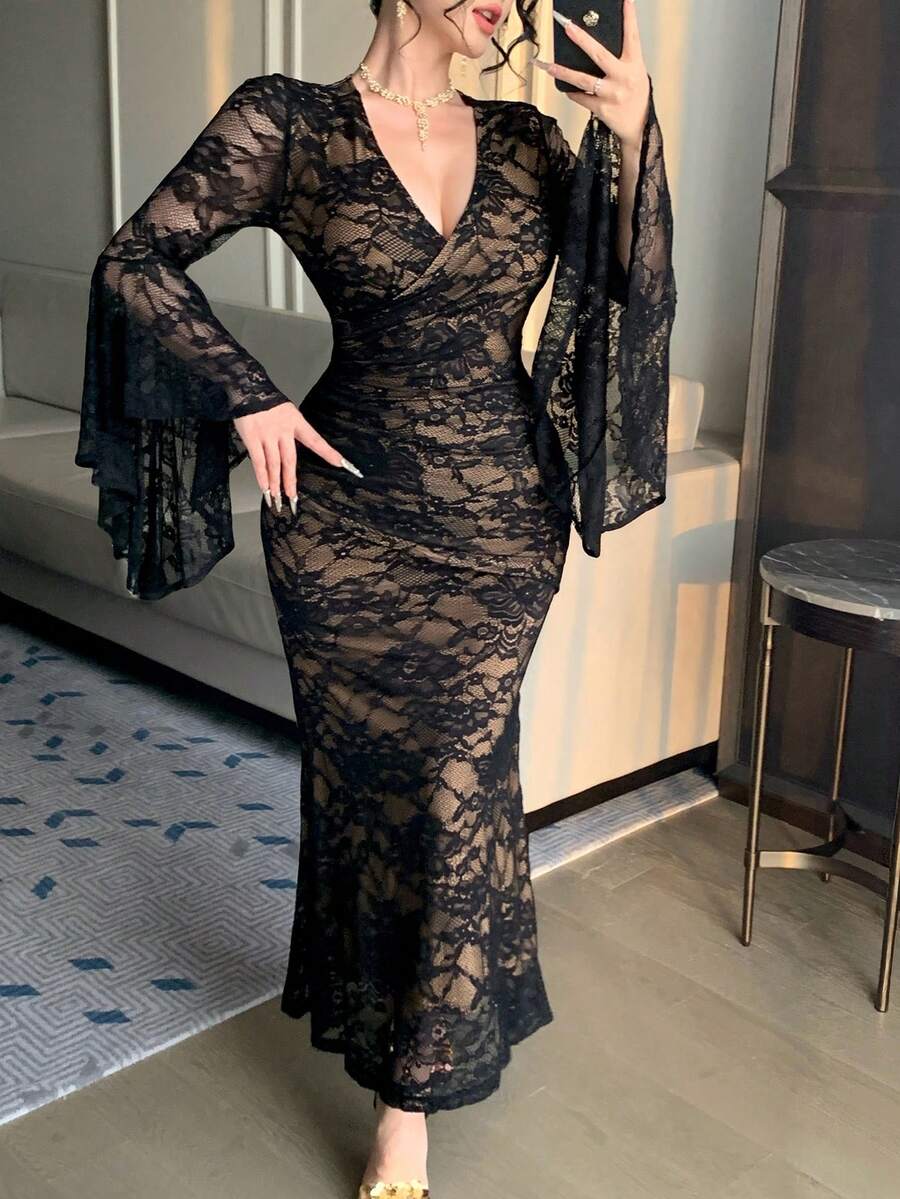 DAZY V-Neck Sexy Long Sleeve Flare Sleeve Elegant High Waist Slim Lace Dress - Black - View 1