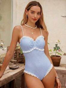 Swim Mod 新款蕾丝边饰休闲条纹珍珠装饰连体泳衣，夏季 - 藍色 - 查看 3