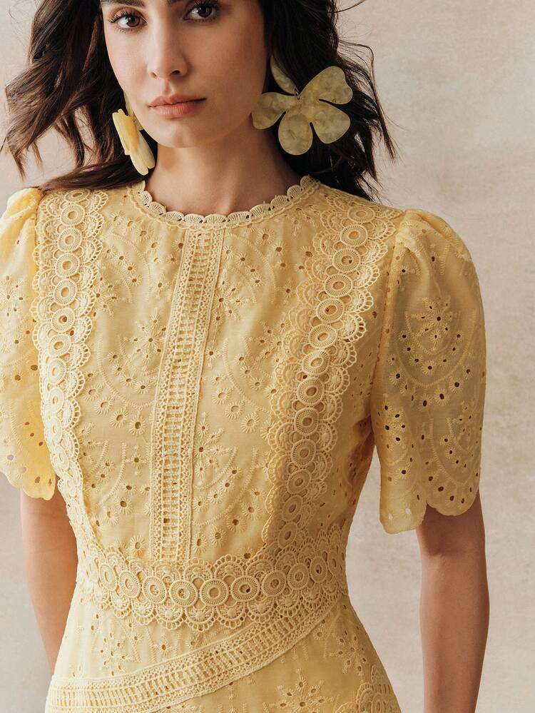 Elegant Floral Trim Round Neck Waist Cinched Short Sleeve Midi Dress For Women