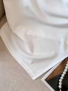 GlowEve Heart Embroidery Asymmetric Hem Casual Short Sleeve T-Shirt - White - View 3