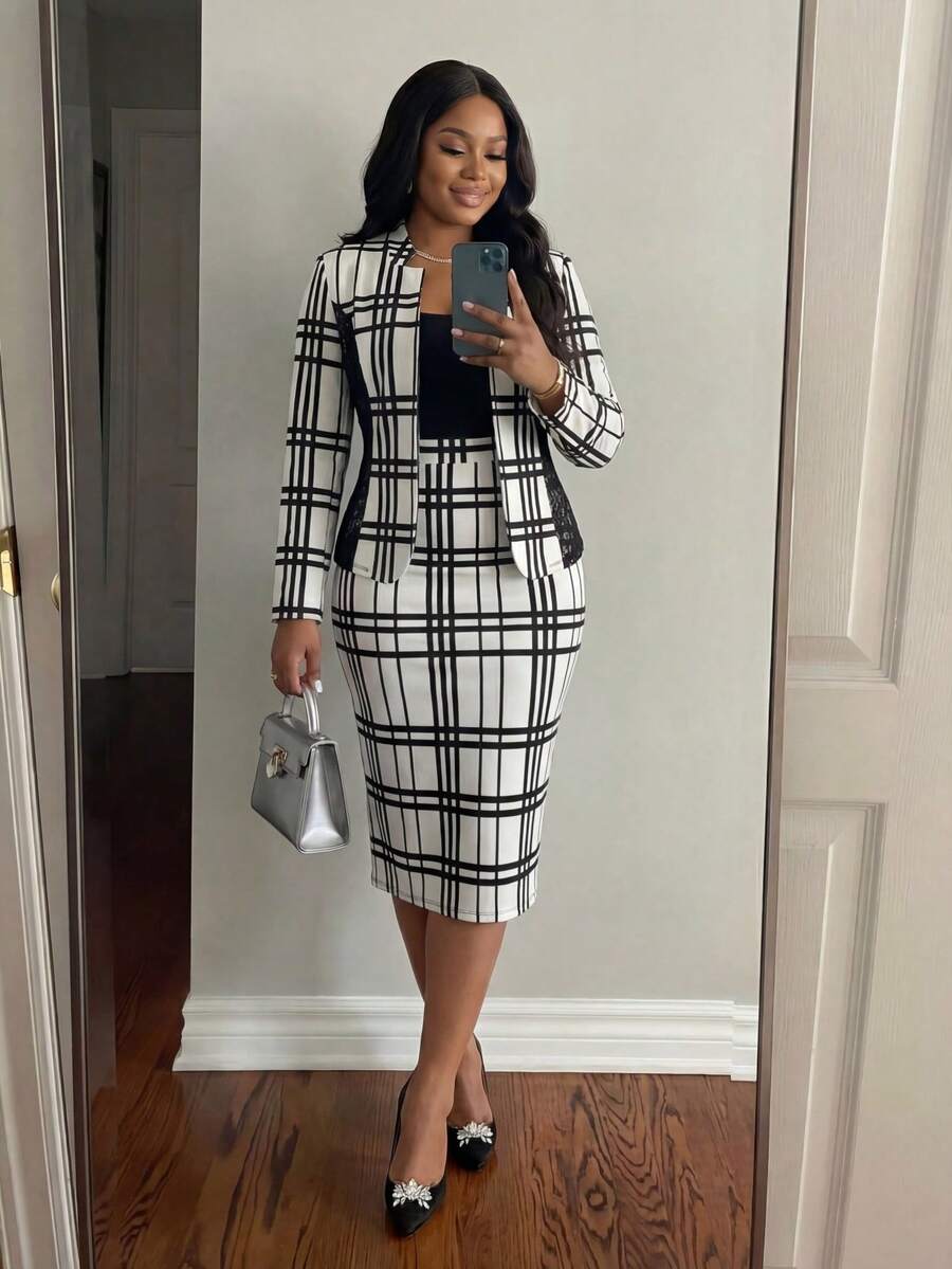SHEIN Lady CURVE بدلة رسمية أنيقة للسيدات البدينات مكونة من بليزر مزين بالشيكارة والدانتيل وتنورة - أبيض وأسود - مشاهدة 1