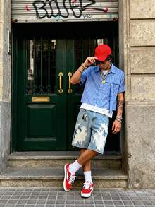 Manfinity Unisex 編織條紋印花休閒襯衫，適合日常穿著，寬鬆短袖掀扣條紋藍色襯衫