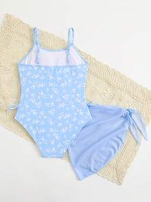 SHEIN Bộ áo tắm liền thân xếp nếp in hoa cho bé gái tuổi teen, kèm chân váy xoắn màu trơn. - Xanh và trắng - Xem 2