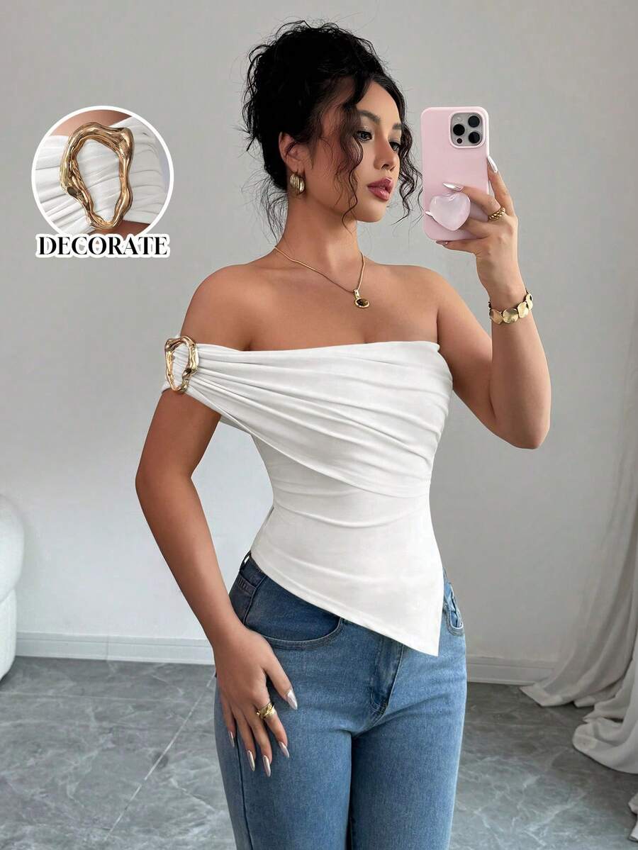 Rafferiza Blusa ajustada de un hombro con dobladillo asimétrico decorado, elegante para el verano - Blanco - Ver 1