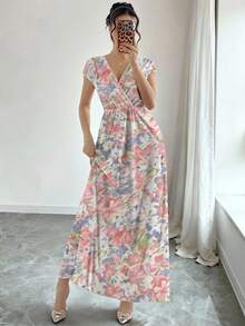 Modelyn 女士优雅V领交叉领口飘逸碎花连衣裙，舒适迷人，采用聚酯纤维面料，适合居家、外出、度假、派对等场合。女士春夏连衣裙，女士碎花连衣裙，植物印花连衣裙。白色连衣裙 - 彩色 - 查看 3