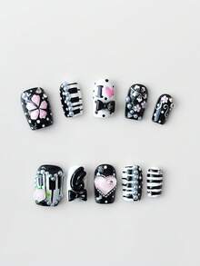 ROMWE Anime 10片Y2K风格黑白钢琴键手绘樱花美甲贴片，复古高品质水钻假指甲，四季皆宜，可重复使用，适合日常、约会、派对等场合。 - 彩色 - 查看 4