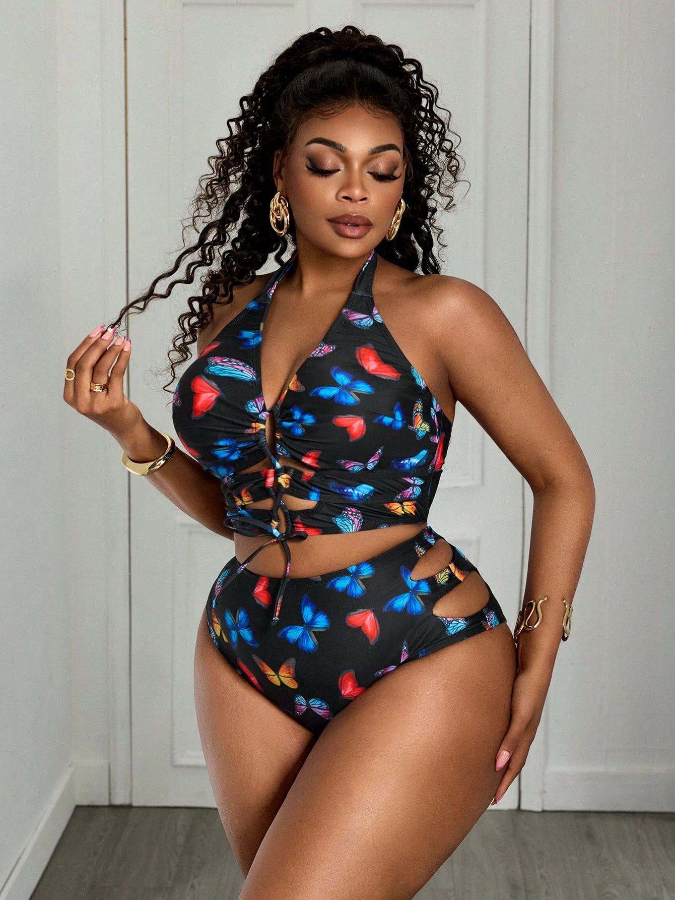 Slaydiva Conjunto de Maiô Bikini Sexy com Estampa de Borboleta, Decote Halter e Amarração na Frente para Mulheres Plus Size, Estilo de Férias na Praia - Multicolorido - Visão 5