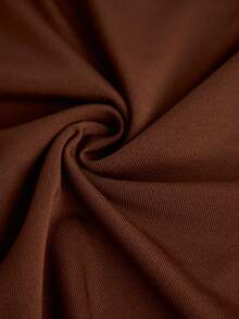 GlowEve Áo croptop nữ màu nâu trơn, chất liệu vải cao cấp, kiểu dáng lệch vai, cổ áo lệch vai, cài nút kim loại ở eo, ôm sát cơ thể, gợi cảm, thanh lịch, thích hợp làm quà sinh nhật, hẹn hò, dự tiệc, ngày Valentine, lễ hội, ngày động, du lịch, nghỉ mát, phong cách đường phố, mùa xuân/hè. - màu nâu - Xem 5