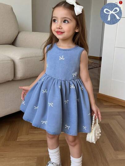 Young Girl' White Bow Decor Blue Denim Sleeveless Dress,Summer Outfits,Casual And Fashionable Vacation Outfits,Street Wear,2000s Style ,Comfortable And Soft Denim,Comfortable And Soft Denim Shorts, Summer Denim Dress,Summer Dress
