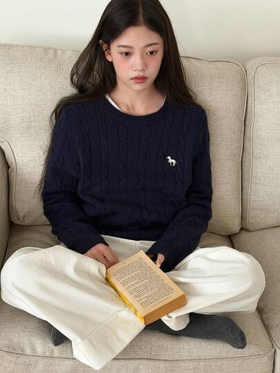 DAZY 少女宽松休闲基本款圆领刺绣图案毛衣，秋季