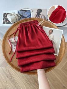GlowEve CURVE Calça feminina Regalyn Plus Size em cetim drapeado, confortável, elegante e casual para férias, ideal para primavera, verão e outono. Tecido perfeito para primavera, verão e outono. - Vermelho - Ver 1