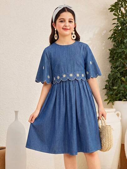 2Pcs Tween Girls Fashion Casual Y2k Vintage Cool Street Two Pieces Set Of A Blue Denim Short-Sleeved Loose Top With Floral Embroidery Patterns And Full Rubber-Waisted Denim Skirt For Kids Clothes Tween Girls Dailywear And Kids Spring And Summer Rave Outfits Festival And Outfits Streetwear Clothes