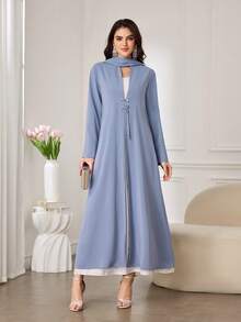 Al Najma 女士新款优雅简约时尚围巾，带面纱，系带式，不对称中式纽扣装饰，手工串珠，珍珠，蝴蝶结袖口开衩，宽松舒适，莫兰迪斯色阿拉伯长袍 - 藍色 - 查看 6