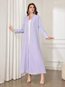 Al Najma Áo Abaya dài tay thanh lịch màu tím oải hương dành cho nữ, phối ren và đính đá, trang trí cúc. - Màu tím hoa cà - Xem 4