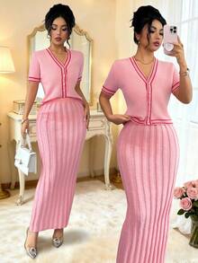 SHEIN Raffinéa Bộ đồ dệt kim nữ mùa xuân sớm, kiểu dáng retro mới, đa năng, màu hồng ngọt ngào với viền tương phản, cổ chữ V, tay ngắn, phối cùng áo dệt kim dáng rộng cài cúc ngọc trai tinh tế, kết hợp với chân váy dệt kim ôm sát, tạo nên một bộ đồ dệt kim hoàn hảo. - Hồng - Xem 6