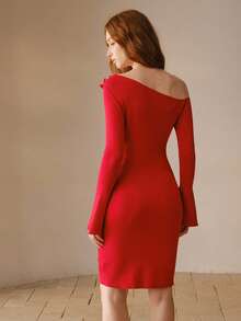 MOTF PREMIUM APPLIQUE ASYMMETRIC SHOULDER FLARE SLEEVE SWEATER DRESS - Red - View 3