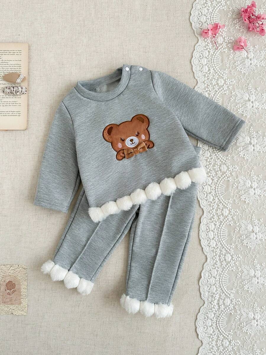 SHEIN 女婴秋冬两件套服装,返校季,适合3个月至3岁宝宝,浅灰色休闲可爱小熊刺绣3D装饰蝴蝶结拼接蓬松圆领长袖卫衣上衣搭配松紧腰运动裤,柔软时尚,适合外出和居家穿着,也是一份贴心的礼物。 - 淺灰色 - 查看 1