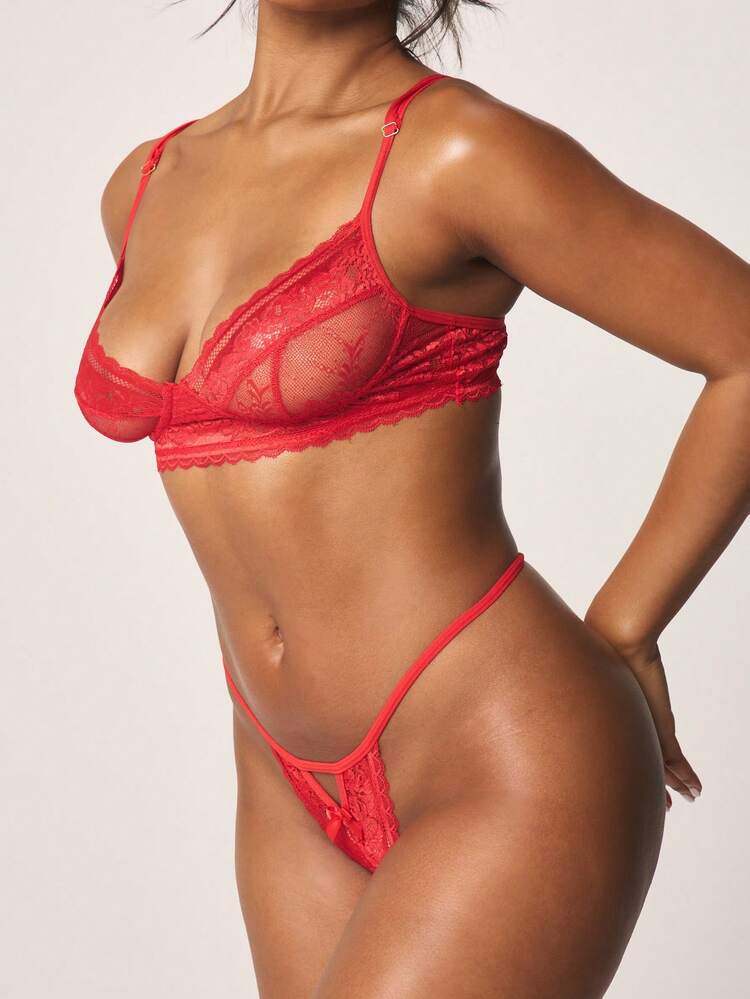 MISSGUIDED Lace Bralette And Thong Lingerie Set With Scalloped Edges And Adjustable Straps For Intimate Occasions Valentine Gift
