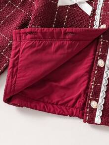 SHEIN Sparklyn 这是一套女童套装，包含两件单品：一件适合少女的短款粗花呢外套和一条饰有蝴蝶结的裙子。非常适合秋季穿着。 - 酒紅色 - 查看 7