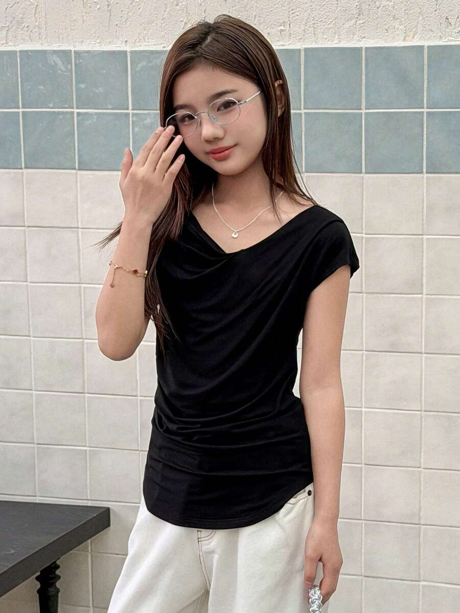 DAZY Tween Girls' Casual Everyday Commute Minimalist Solid Color V-Neck Fitted T-Shirt, Summer - Black - View 1