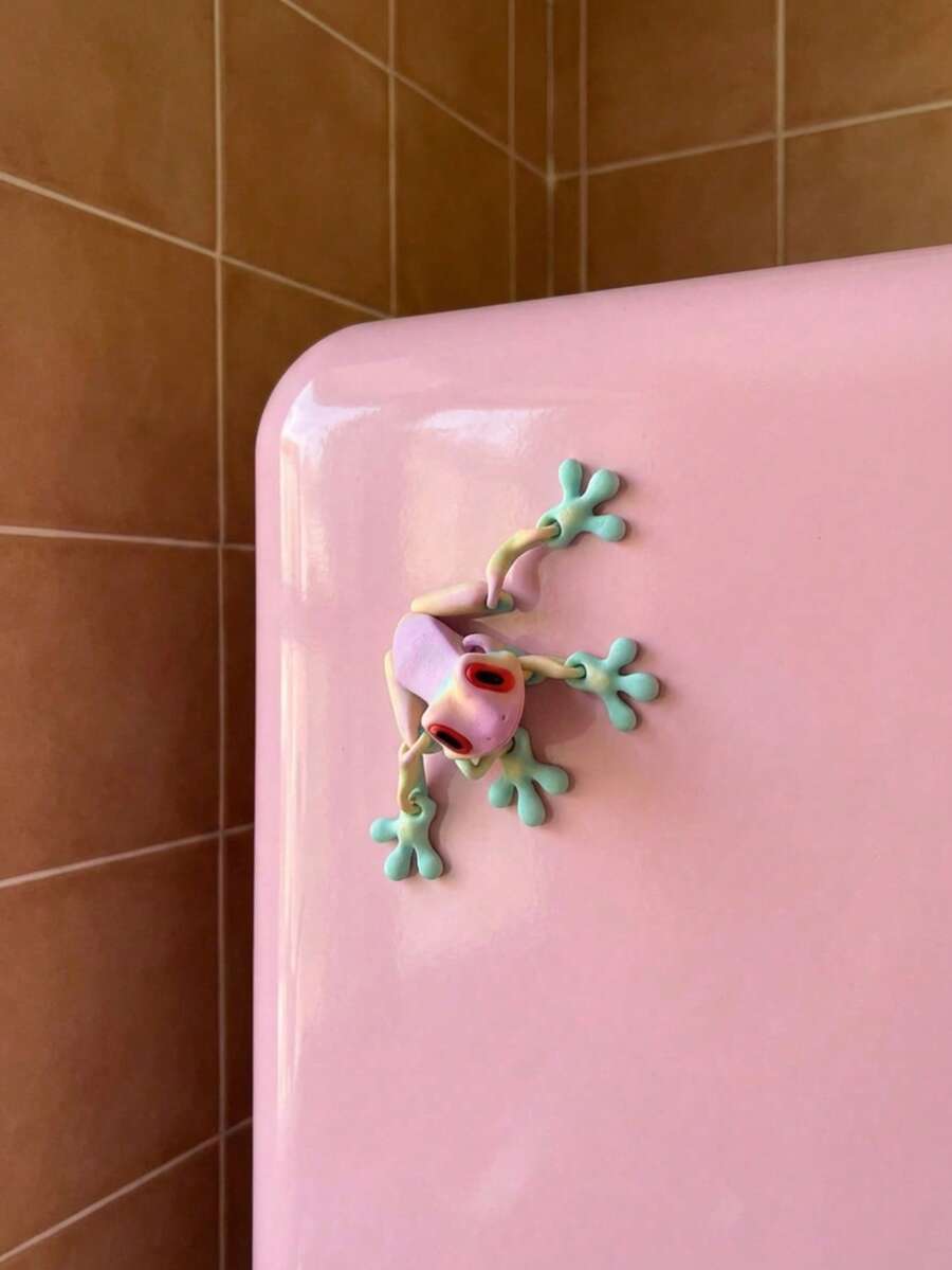Joivida 1PC 3D Printed Frog Refrigerator Magnet Strong Magnetic Funny Realistic Design Green Frog Shape Creative Weird Unique Home Kitchen Office Decor Cool Gift For Friends Family Birthday Christmas Housewarming Party Decoration Novelty Gadget Hot - Multicolor - View 1