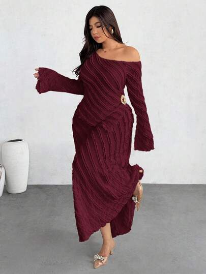 Firerie مجموعة قطعتين من ملابس علوية وتنورة بتصميم غير متماثل ذات ملمس متداخل للمقاسات الكبيرة