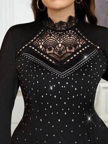 Reflora 大码女士优雅T恤，蕾丝拼接水钻装饰T恤，适合秋季、冬季、春季情人节穿着 - 黑色 - 查看 2