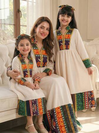 SHEIN 女童杏色印花连衣裙，可爱风格，适合旅行和摄影，优雅时尚的印花连衣裙，具有独特特色