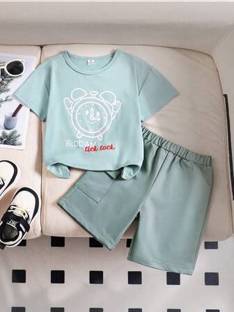 Genkimix Kids 男童宽松短袖T恤短裤套装，T恤印有“6:00AM”时钟图案，工装短裤带有多个口袋，适合夏季休闲、户外活动、玩耍，展现活力阳光男孩风采。