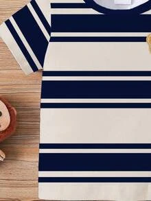 Souflis Souflis Conjunto infantil masculino casual e estiloso com estampa de ursinho listrado, camiseta de manga curta com gola redonda e shorts pretos, ideal para passeios no verão. - Multicolorido - Ver 4