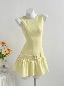 Elamini Women's Yellow Plaid Sleeveless Round Neck Fitted A-Line Short Dress With Belt, Fashion Versatile Basic Casual Street School Style, Spring/Summer Back To School Season - Yellow - View 1