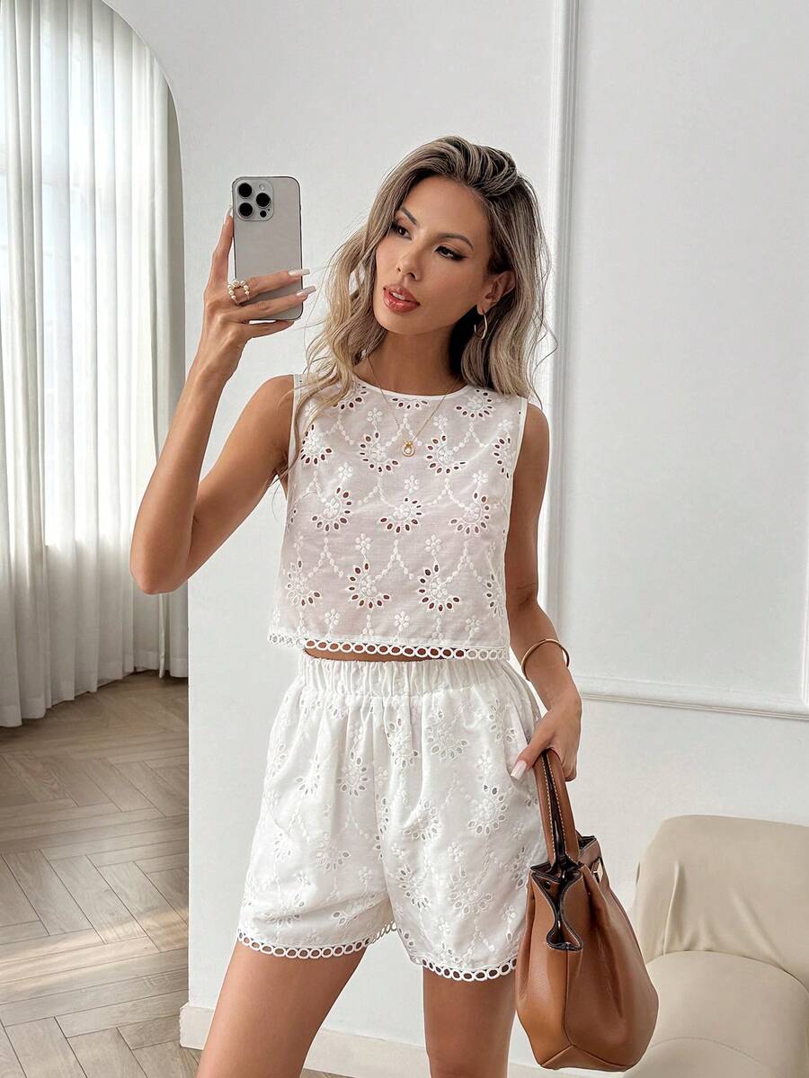 Easowa Áo không tay cổ tròn thêu và quần short cạp chun có túi dành cho nữ, trang phục thường ngày, trang phục đi nghỉ mát cho nữ, quần áo thường ngày thanh lịch, bộ 2 mảnh trang phục đi nghỉ mát cho nữ, bộ áo và quần màu đen hai mảnh dành cho nữ, bộ áo và quần hai mảnh dành cho nữ, bộ đồ thường ngày hai mảnh dành cho nữ, bộ đồ phong cách Boho hai mảnh mùa hè dành cho nữ, trang phục đi nghỉ mát hai mảnh dành cho nữ, bộ đồ mùa hè hai mảnh dành cho nữ, bộ đồ ngắn hai mảnh dành cho nữ, bộ đồ mùa hè hai mảnh dành cho nữ. - trắng - Xem 1