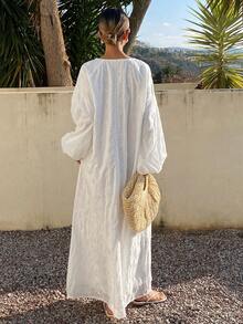 Livesso 蕾丝镂空V领宽松中长连衣裙，适合女性度假穿着 - 白色 - 查看 2