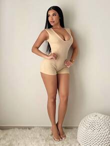 SHEIN SXY 休闲低领舒适纯色圆领连体裤，运动、外出、夏季、健身房、连身裤、女士连身裤、修身连体裤、罗纹 - 卡其色 - 查看 7