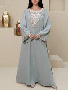 Al Najma 女士优雅花卉蕾丝贴花喇叭袖宽松阿拉伯风格连衣裙，尽显端庄度假风情 - 綠色 - 查看 8
