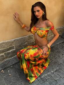 SHEIN BAE 全印花扭结露肩上衣和褶皱半裙度假套装，优雅，夏季，春假服装，情人节，狂欢节，女士沙滩装，海滩，度假，夏季假日服装，外出，沙滩裙，花朵，2026 新品，适合海滩度假、约会、休闲穿着和假日。 - 橘色 - 查看 7