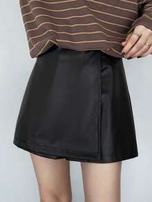 FRIFUL Pantalones cortos de mujer de unicolor, ajustados, de piel sintética (PU), para primavera - Negro - Ver 3