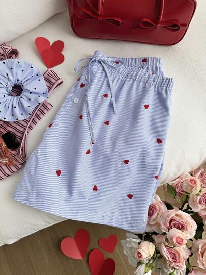 Comfortcana شورت صيفي كاجوال مقاس كبير مزين بخطوط وقلب مطرز مع خصر رباط