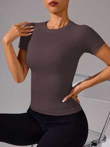 Eassivo Eassivo Solid Color Round Neck Raglan Sleeve Fitted Casual Summer Sports T-Shirt, Seamless - Brown - View 4