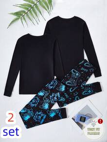 两件套运动风青少年男童修身睡衣，上衣印有足球和游戏手柄图案，裤子饰有相同元素图案，采用弹力针织面料，光滑亲肤，修身剪裁，适合休闲穿着和轻度活动，展现青春活力时尚感。 - 彩色 - 查看 2