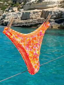 Swim Mod 2pcs/Set Women Cute Fashion Vacation Beach Random Print Reversible Halter Top And Adorable Bottoms Bikini Set - Multicolor - View 7