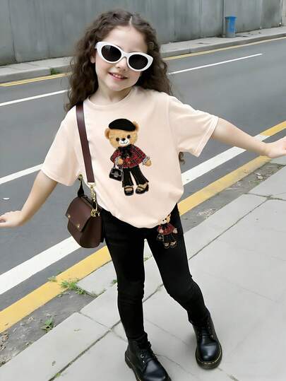 2件套女童休闲创意可爱小熊贝雷帽T恤裤套装，舒适日常穿着，适合春、夏、秋季穿着。