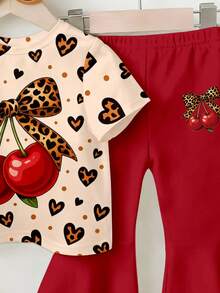 SHEIN Bộ 2 món cho bé gái gồm áo in hình trái tim báo đốm và áo thun cổ tròn tay ngắn họa tiết quả anh đào, quần ống loe in hình quả anh đào màu đỏ, trang phục thường ngày cho bé gái sơ sinh và trẻ nhỏ. - Nhiều màu - Xem 3