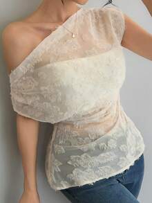 DAZY Áo kiểu nữ thanh lịch ren bất đối xứng, xếp ly, vai lệch, thích hợp cho mùa hè. - Màu be - Xem 3