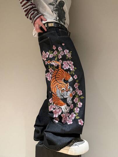 STEELVANCE 复古街头风宽松直筒牛仔裤，饰有个性化刺绣樱花和老虎图案